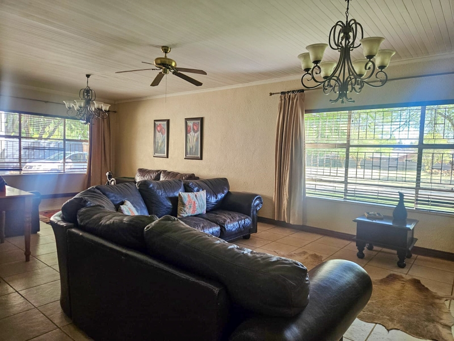 4 Bedroom Property for Sale in Mooivallei Park North West